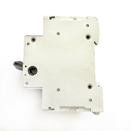 Merlin Gerin Multi9 15092 100A 100 Amp 3 Pole Phase Isolator Main Switch